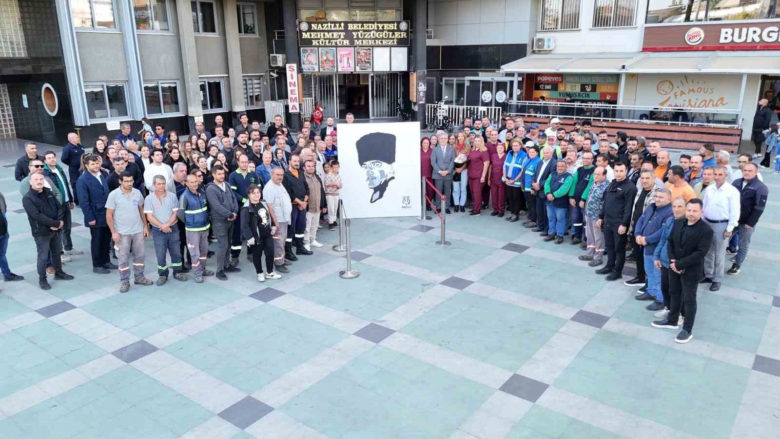 NAZİLLİ’DE 750 PERSONEL ATATÜRK PORTRESİ YAPTI