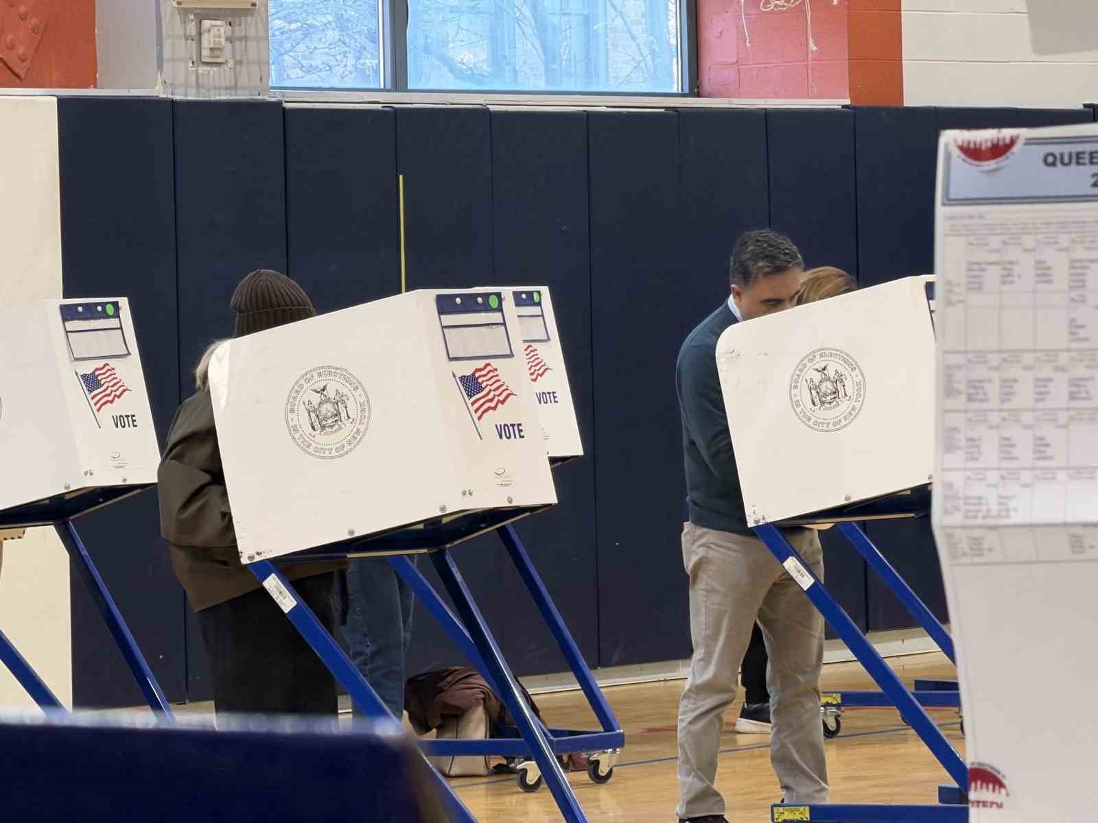 NEW YORK BELEDİYE BAŞKAN ADAYI MAMDANİ OYUNU KULLANDI