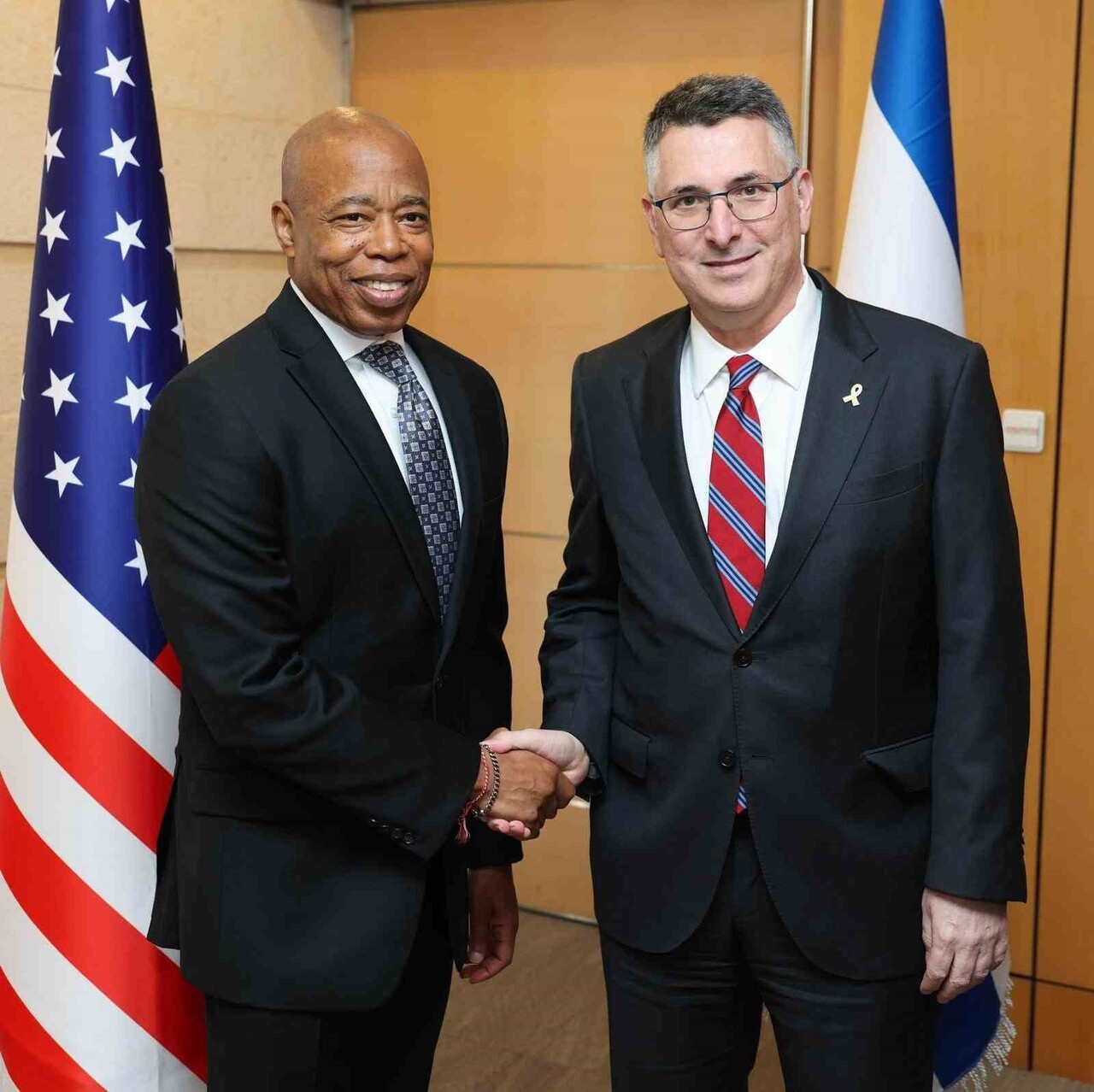 NEW YORK BELEDİYE BAŞKANI ERİC ADAMS, KUDÜS’E DÜZENLEDİĞİ ZİYARET KAPSAMINDA İSRAİL CUMHURBAŞKANI...