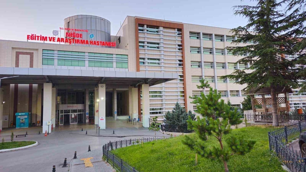 NİĞDE ÖMER HALİSDEMİR EĞİTİM VE ARAŞTIRMA HASTANESİ’NİN YENİ EK BİNA AMELİYATHANE BÖLÜMÜNDE KÜÇÜK...