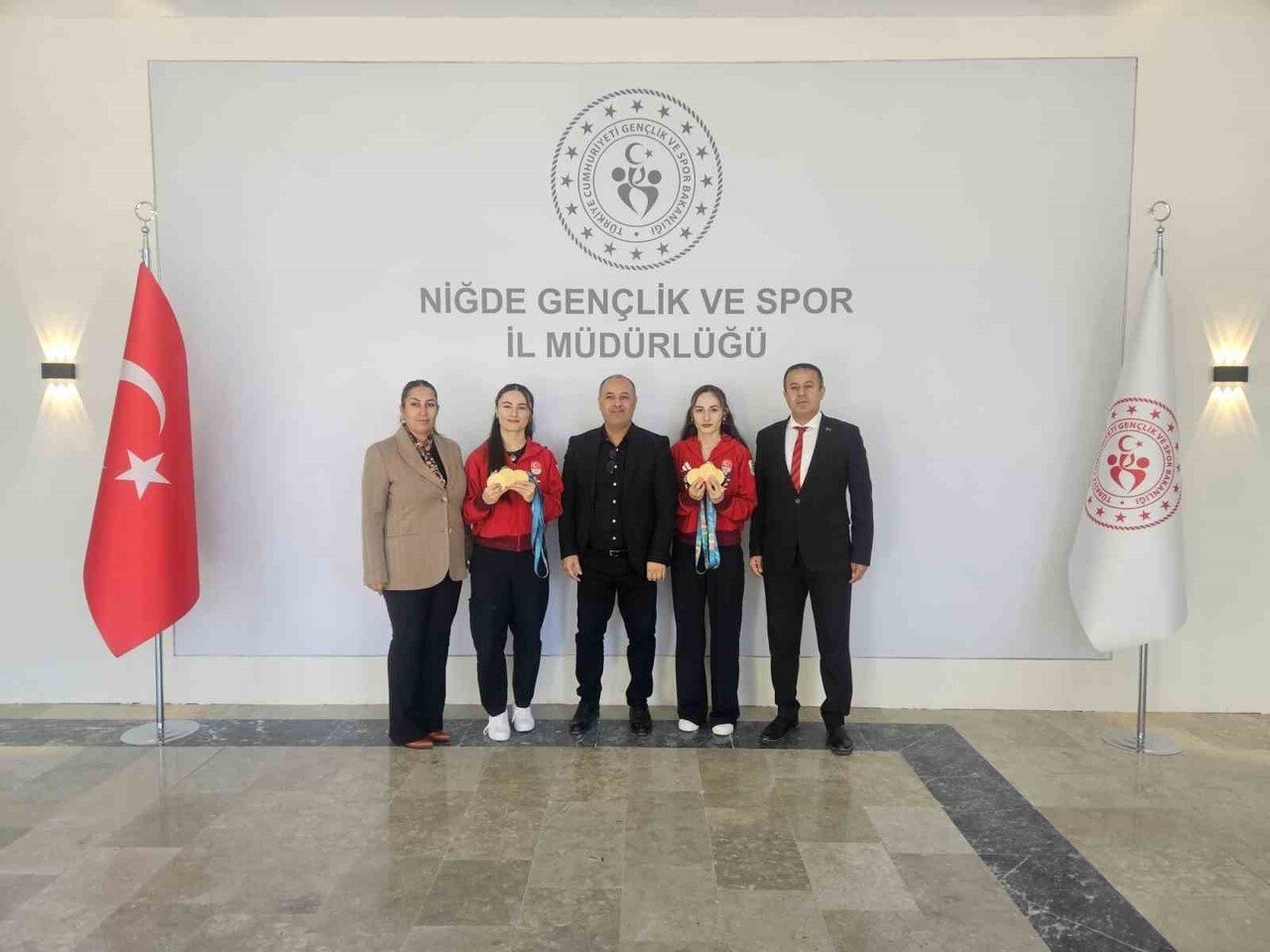 NİĞDELİ MİLLİ HALTERCİLER CANSEL ÖZKAN VE AYSEL ÖZKAN, 2025 YILINDA KATILDIKLARI ULUSLARARASI...