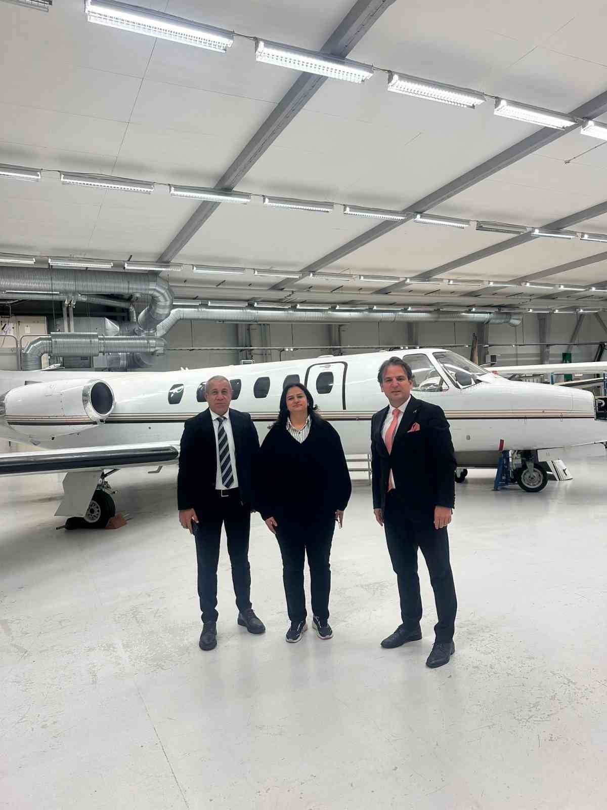 OKUL MÜDÜRÜ HALDUN ÇEVİK (EN SAĞDA)