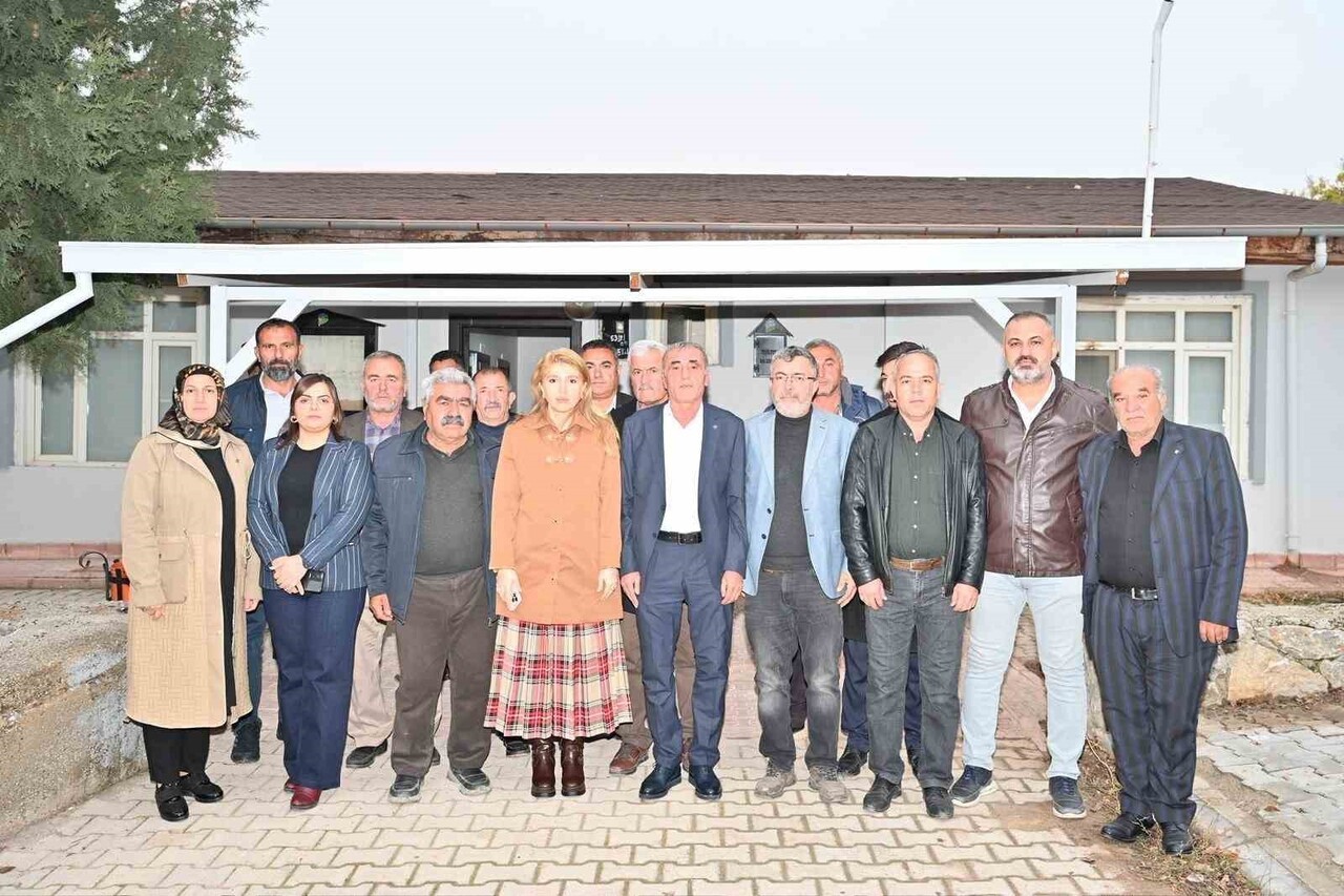 ÖLMEZTOPRAK’TAN MUHTARLARLA İSTİŞARE, HASTANEDE UMUT BULUŞMASI VE ÖĞRETMENLER GÜNÜ...