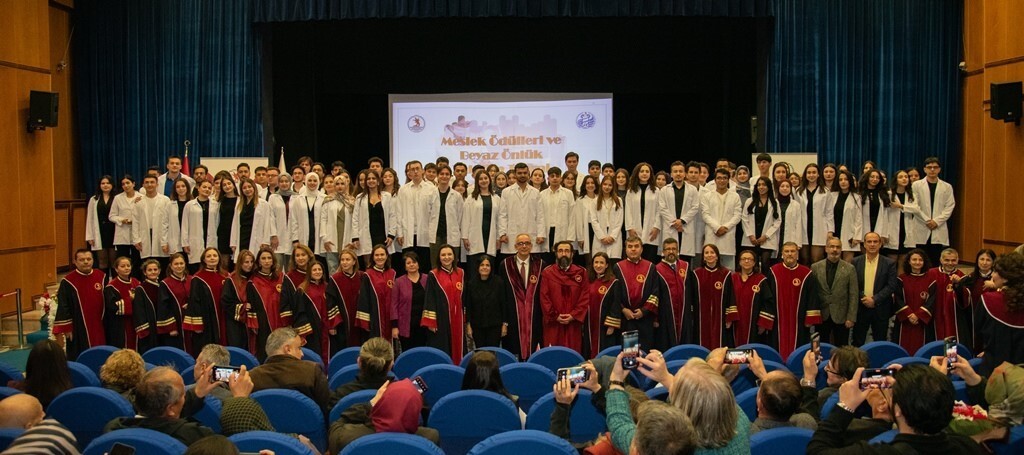 ONDOKUZ MAYIS ÜNİVERSİTESİ (OMÜ) DİŞ HEKİMLİĞİ FAKÜLTESİ, MESLEK ÖDÜLLERİ VE BEYAZ ÖNLÜK TÖRENİ...