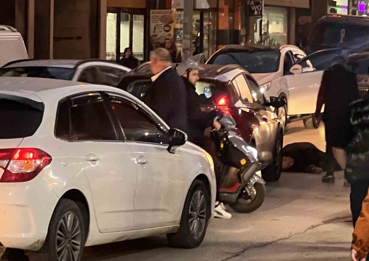 ORDU'NUN ÜNYE İLÇESİNDE OTOMOBİLİN ÇARPTIĞI YAŞLI ADAM AĞIR YARALANDI.