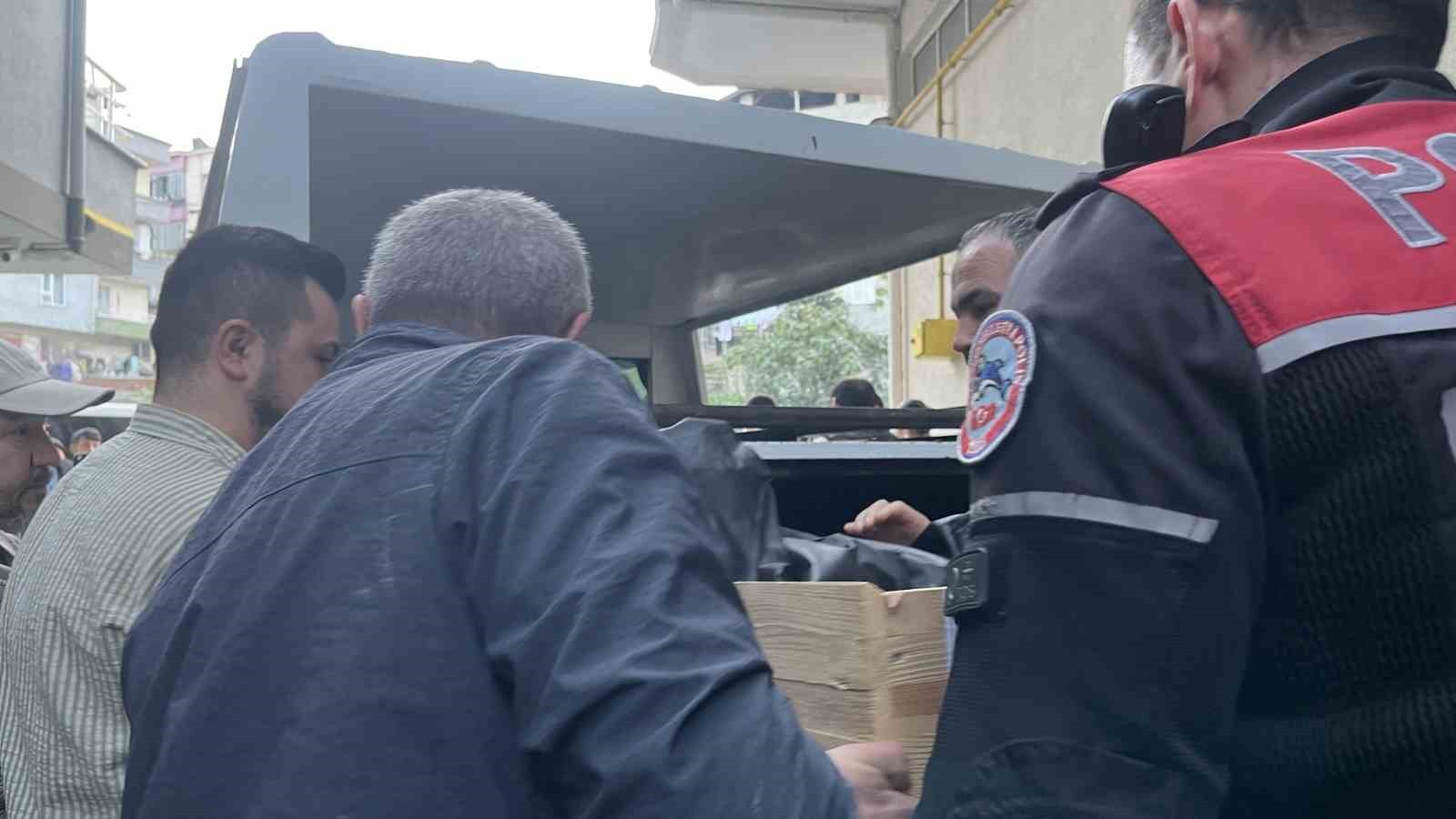 ORDU’NUN ÜNYE İLÇESİNDE KENDİSİNDEN UZUN SÜREDİR HABER ALINAMAYAN BELEDİYE PERSONELİ EVİNDE ÖLÜ...