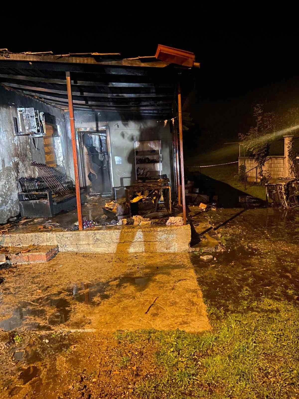 ORTACA MUHTARLAR DERNEĞİ BAŞKANINDAN YANAN EV İÇİN VATANDAŞLARA YARDIM ÇAĞRISI