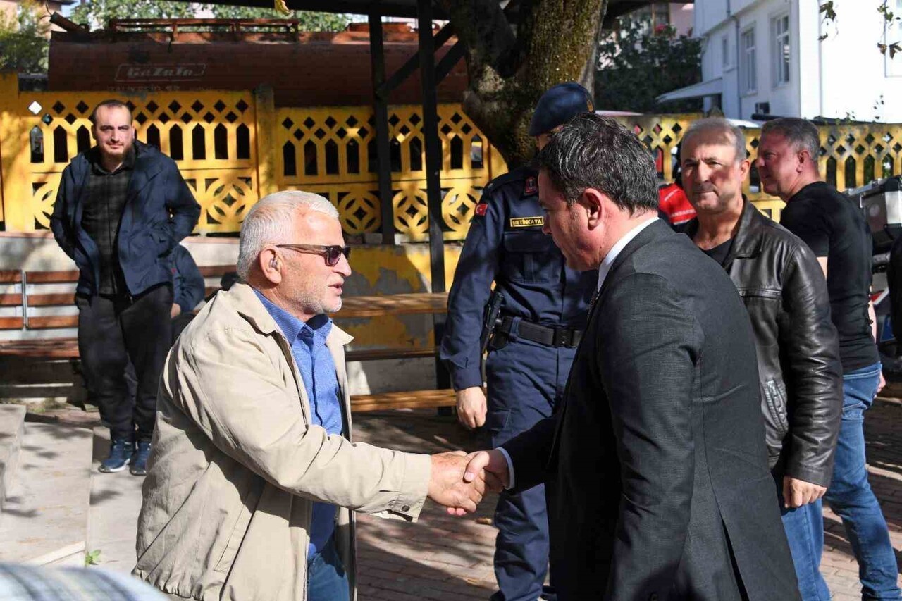 OSMANGAZİ’DE YAŞAYAN VATANDAŞLARIN İSTEK VE TALEPLERİNİ DİNLEYEREK ÇÖZÜM ÖNERİLERİ SUNMAK İÇİN HER...