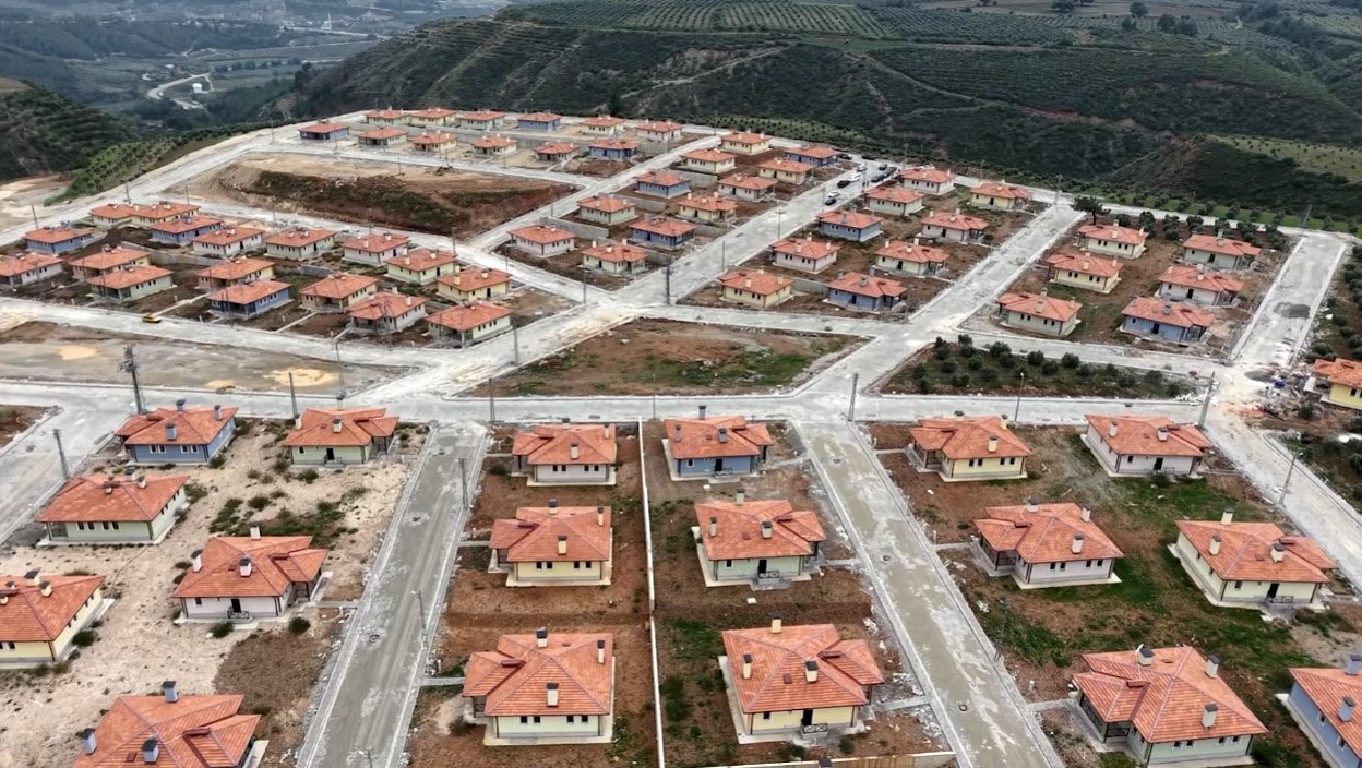 OSMANİYE’DE 138 DEPREM KÖY KONUTU BİR AY İÇİNDE TESLİM EDİLECEK