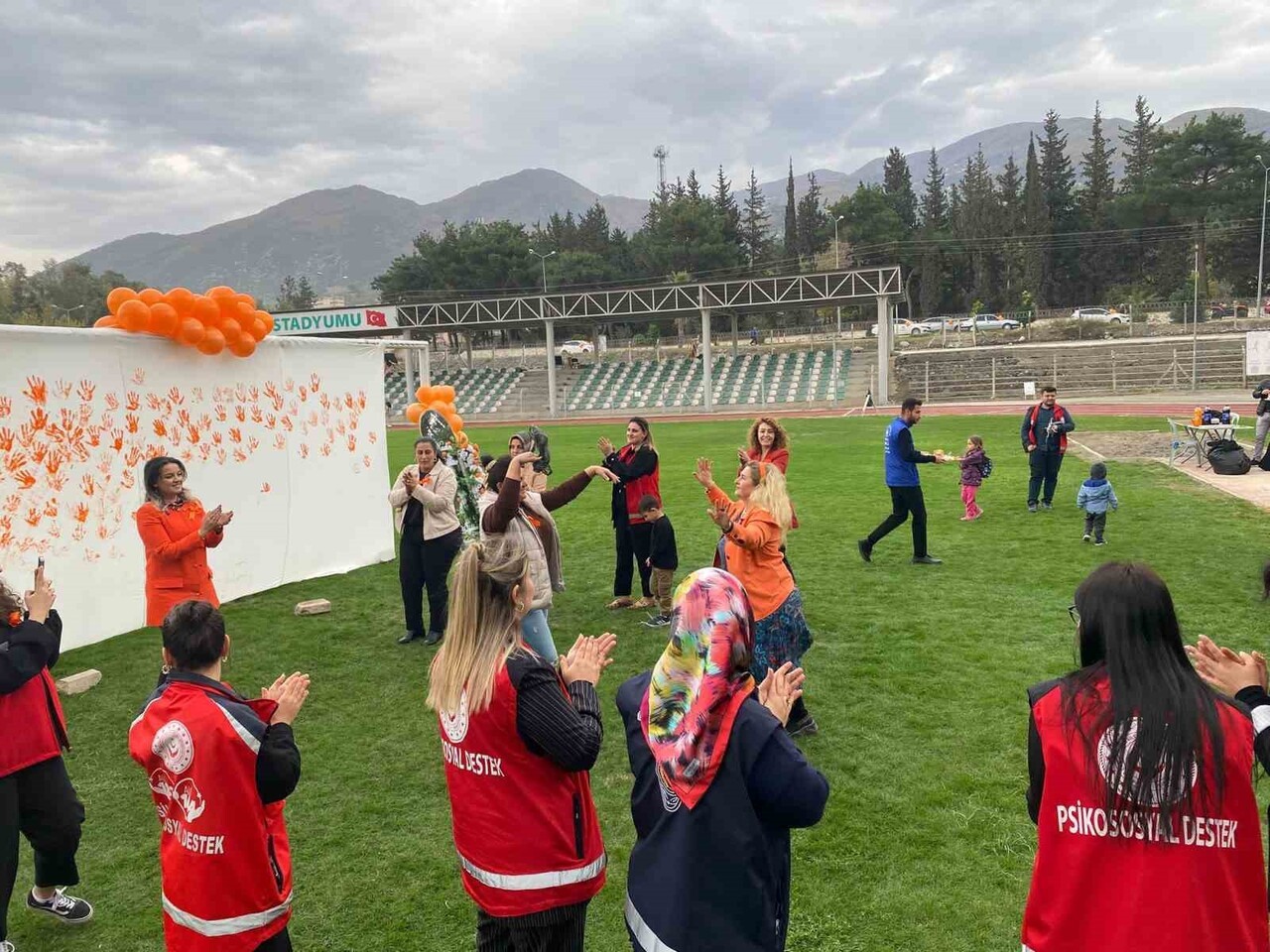 OSMANİYE’DE KADINA ŞİDDETE KARŞI ‘TURUNCU KONVOY’ İLE GÜÇLÜ MESAJ