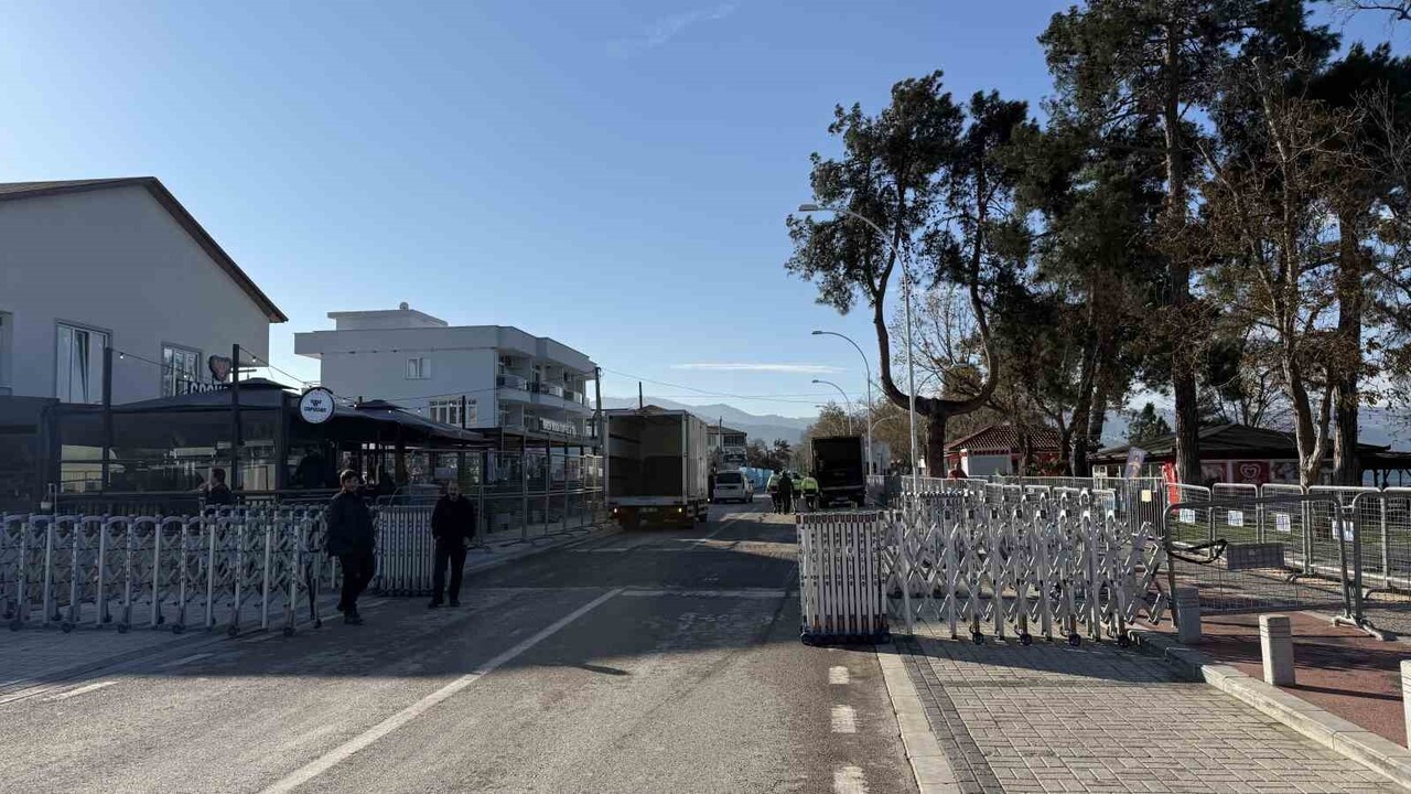 PAPA'NIN TARİHİ ZİYARETİ ÖNCESİ GÜVENLİK TEDBİRLERİ EN ÜST DÜZEYE ÇIKARILDI