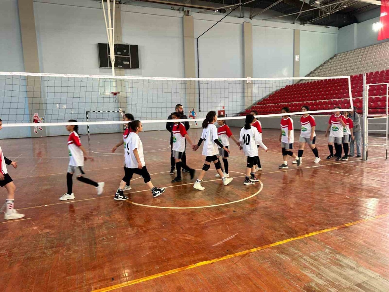 PATNOS’TA OKUL SPORLARI MÜSABAKALARI START ALDI