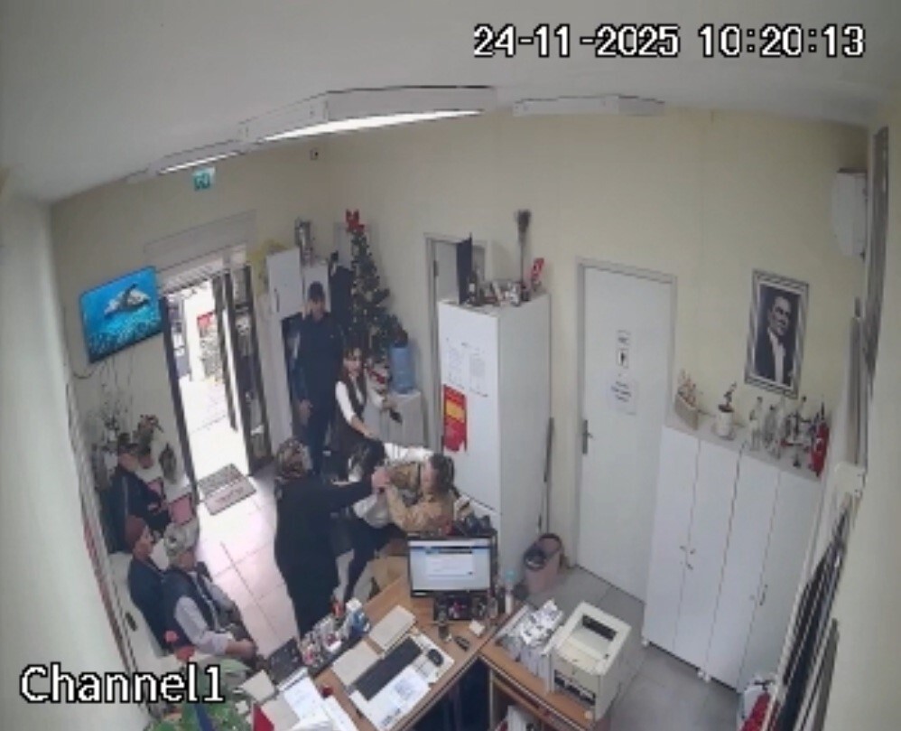 PENDİK'TE "FAKİRLİK BELGESİ" ALMAK İÇİN GELEN BİR KADIN VATANDAŞA 'SİGORTALI ÇALIŞTIĞI...