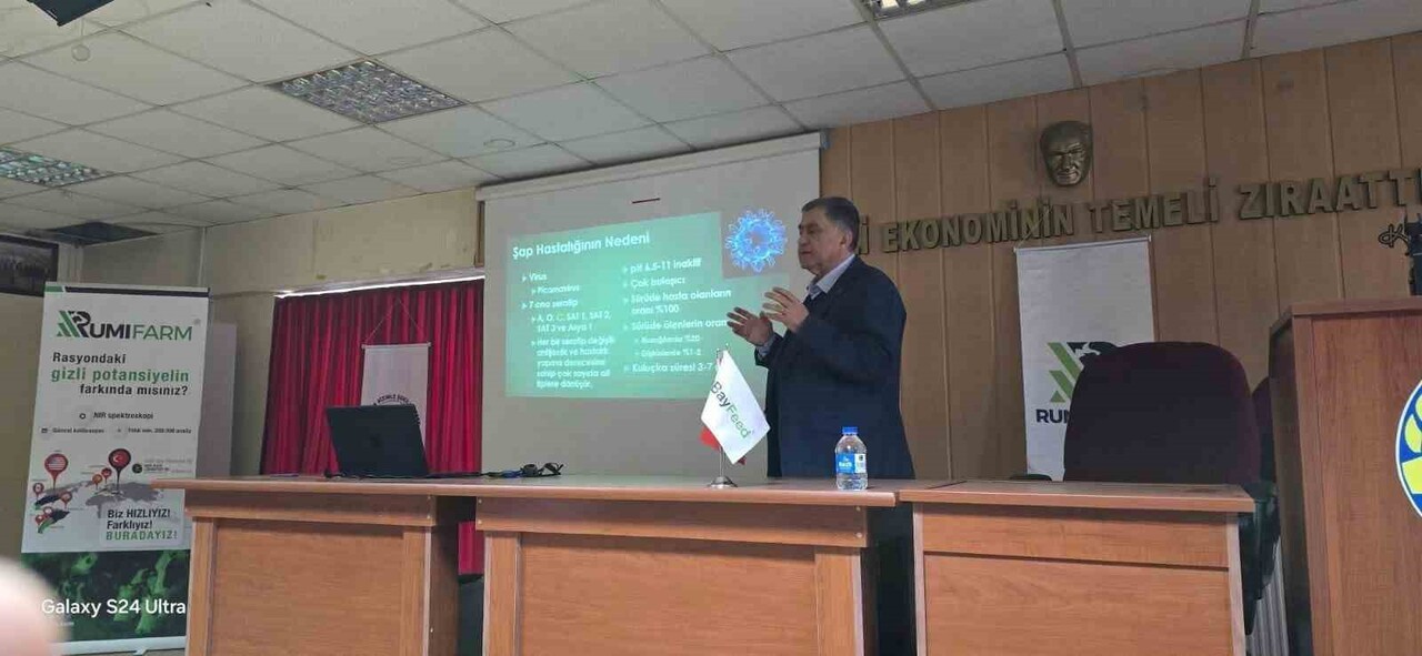 PROF. DR. HASAN BATMAZ SUNUM YAPTI