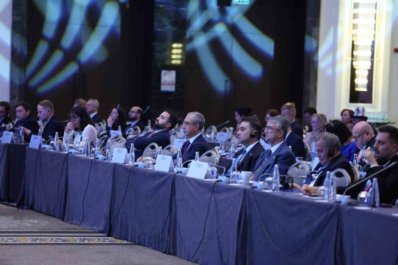 PROF. DR. KAMİL AYDIN, TOPLANTI KAPSAMINDA DÜZENLENEN AKDENİZ FORUMU'NDA GAZZE'DEKİ İNSANLIK...