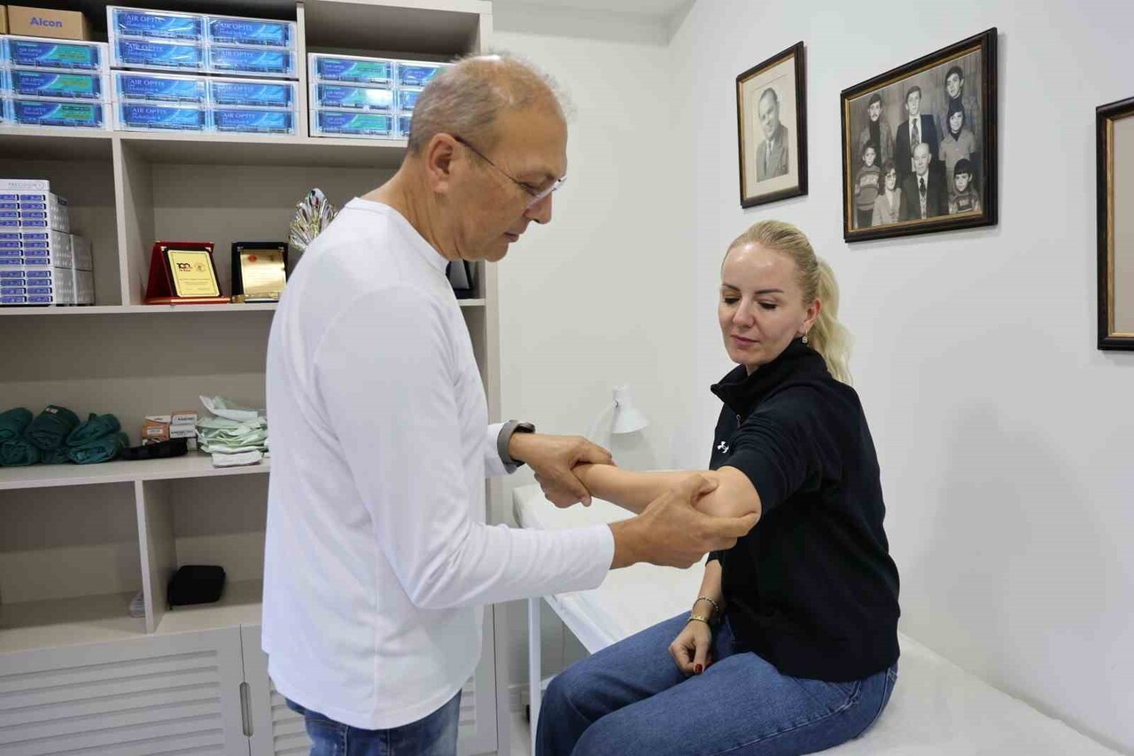 PROF. DR. KARALEZLİ: "ÇIKIKLAR ACİLDİR, DOĞRU TEDAVİ EDİLMEZSE CİDDİ HASAR BIRAKABİLİR"