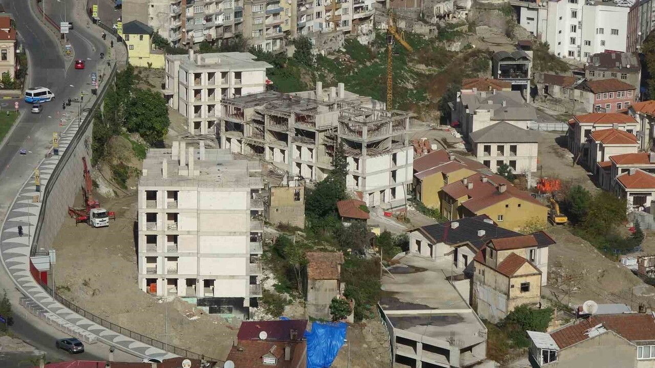 PROJE KAPSAMINDA  56 İŞ YERİ VE 96 BİNANIN İNŞASI SÜRERKEN, ALANIN BİR İLA BİR BUÇUK YIL İÇİNDE...