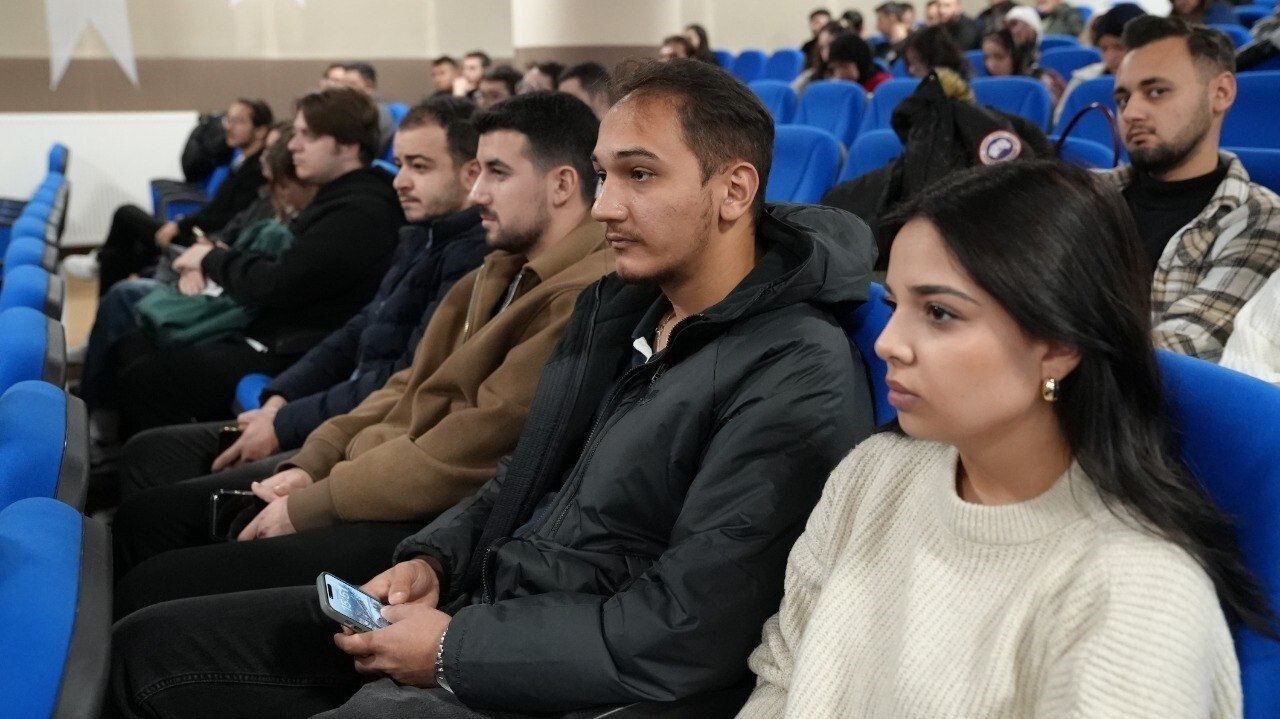 "NARKOREHBER GENÇLİK MODÜLÜ" EĞİTİMİ, HAMİT ÇEPNİ KONFERANS SALONU’NDA AKADEMİK VE İDARİ PERSONEL...