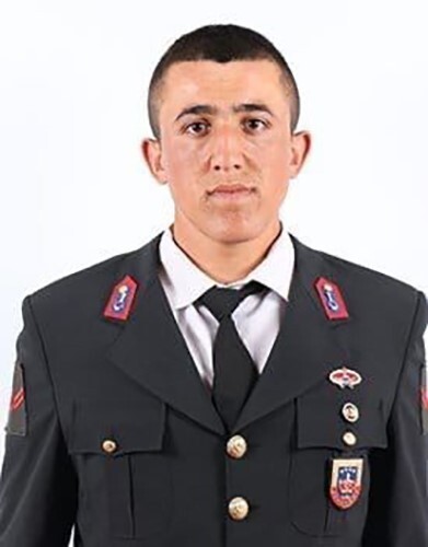 RAMAZAN DAYLAK'IN (28) KULLANDIĞI OTOMOBİL, KONTROLDEN ÇIKARAK KAYALIKLARA ÇARPTI. NURHAK İLÇE...