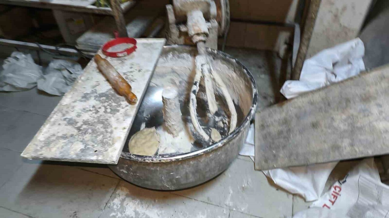 SAĞLIĞA ZARARLI İMALAT YAPAN İŞ YERİ   MÜHÜRLENDİ