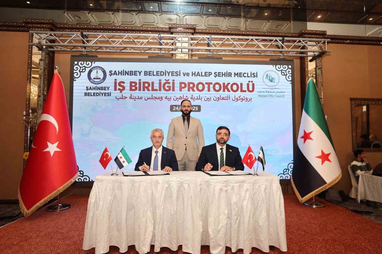 ŞAHİNBEY BELEDİYE BAŞKANI MEHMET TAHMAZOĞLU, HALEP VALİSİ M. AZZAM EL-GHARİB’İN DAVETİ ÜZERİNE BİR...