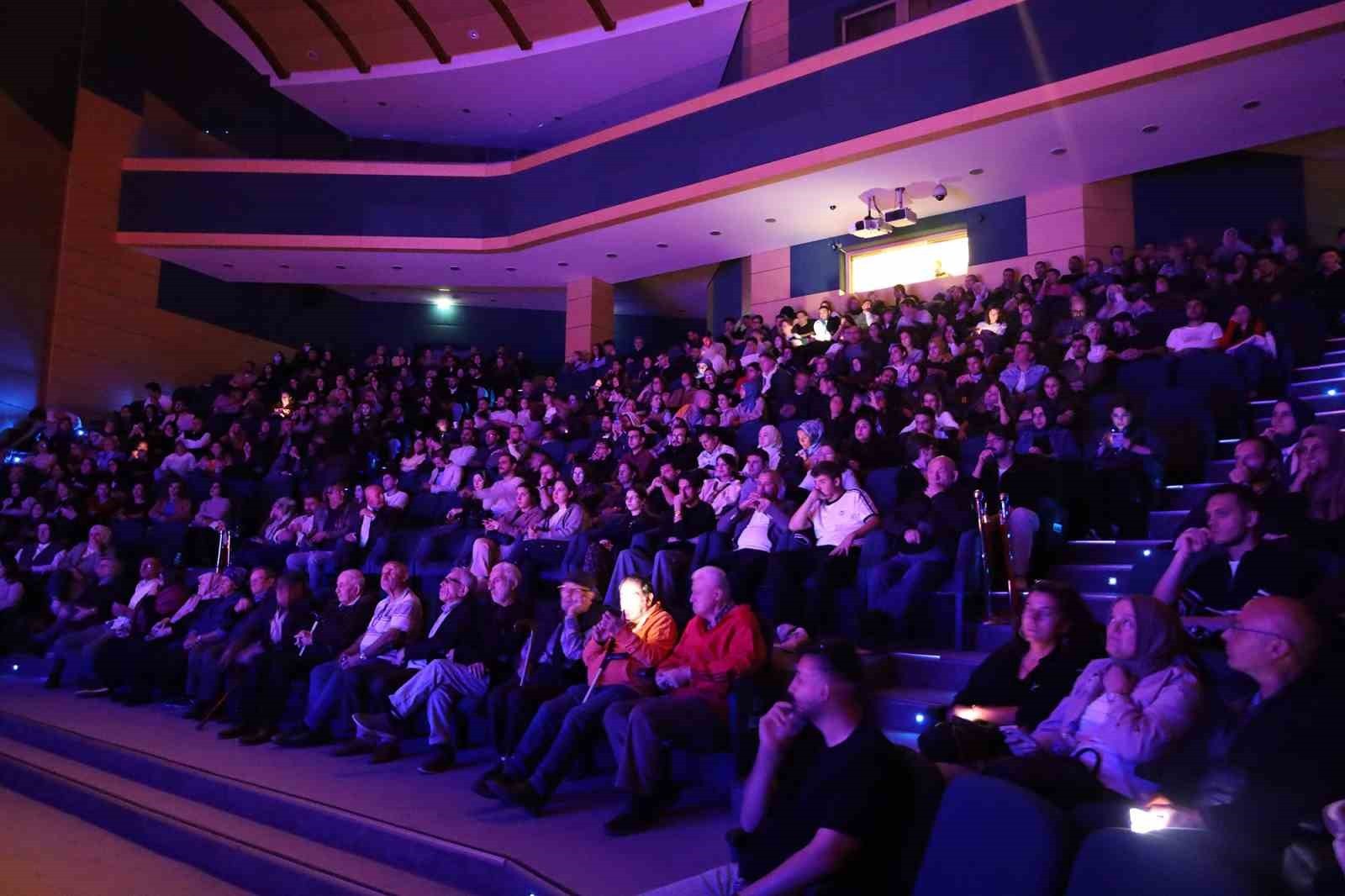 SAKARYA BÜYÜKŞEHİR BELEDİYESİ KASIM KÜLTÜR SANAT ETKİNLİKLERİ “DELİ İBRAM DİVANI” ADLI TİYATRO...