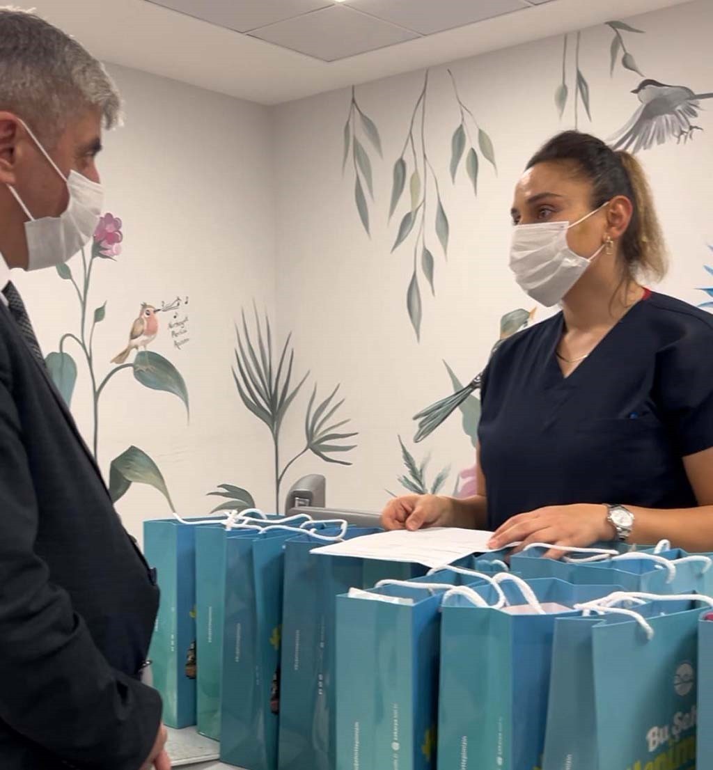 SAKARYA BÜYÜKŞEHİR BELEDİYESİ TARAFINDAN LÖSEMİ HAFTASI ÇERÇEVESİNDE YÜREKLERİ ISITAN BİR ZİYARET...