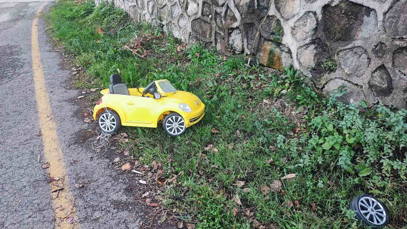 SAKARYA’NIN AKYAZI İLÇESİNDE OTOMOBİLİN AKÜLÜ ARABAYA ÇARPMASI NETİCESİNDE 10 YAŞINDAKİ ÇOCUK AĞIR...