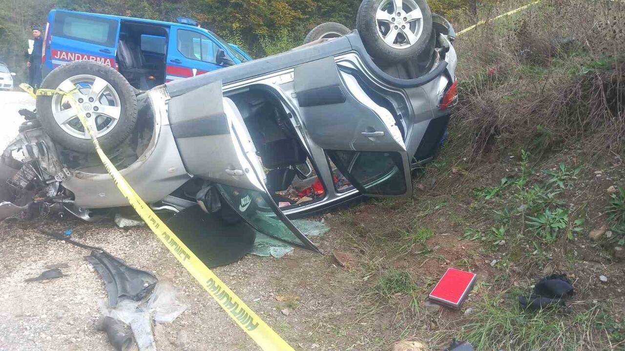 SAKARYA’NIN AKYAZI İLÇESİNDE OTOMOBİLİN ŞARAMPOLE UÇTUĞU KAZADA ÖLÜ SAYISI İKİYE YÜKSELDİ....