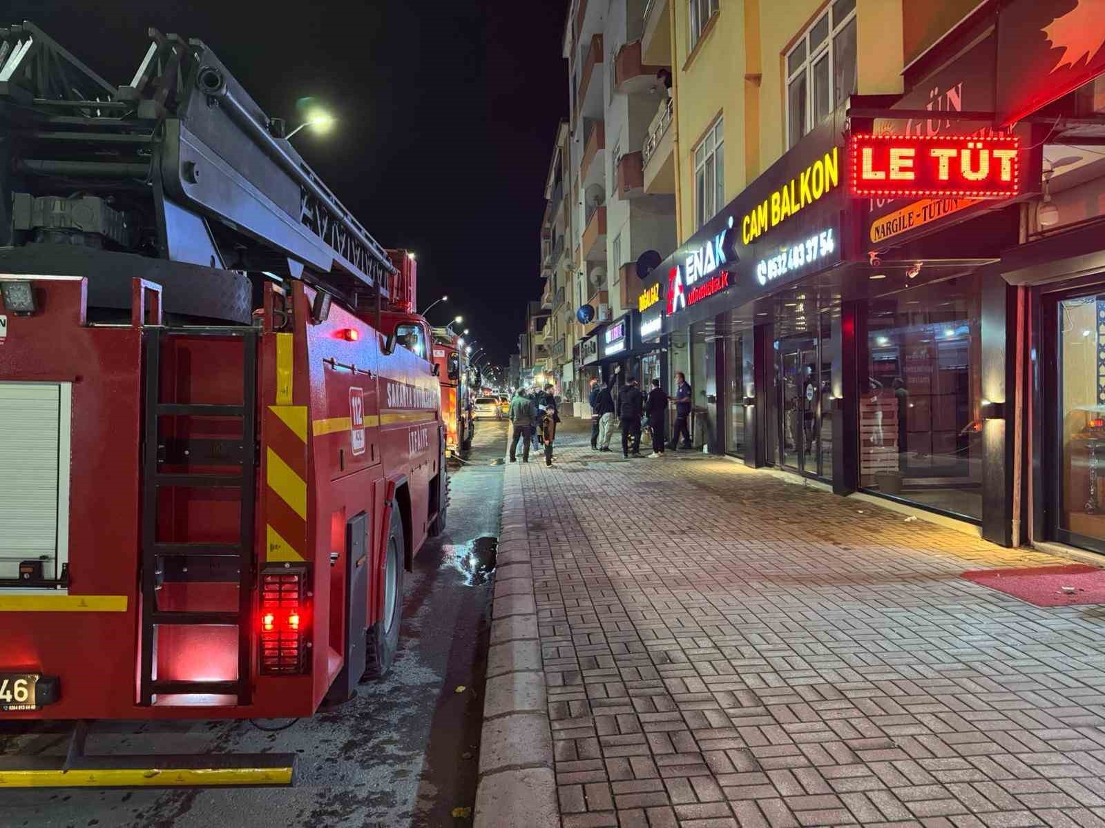 SAKARYA’NIN KARASU İLÇESİNDE 5 KATLI BİNANIN DÖRDÜNCÜ KATINDA YAPILAN BACA TEMİZLİĞİ NETİCESİNDE...