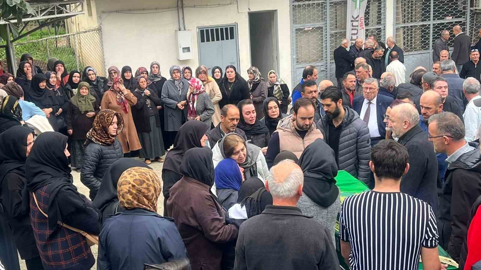 SAKARYA’NIN KAYNARCA İLÇESİNDE YAŞAYAN VE UZUN SÜREDİR KANSER TEDAVİSİ GÖREN 55 YAŞINDAKİ KADIN...