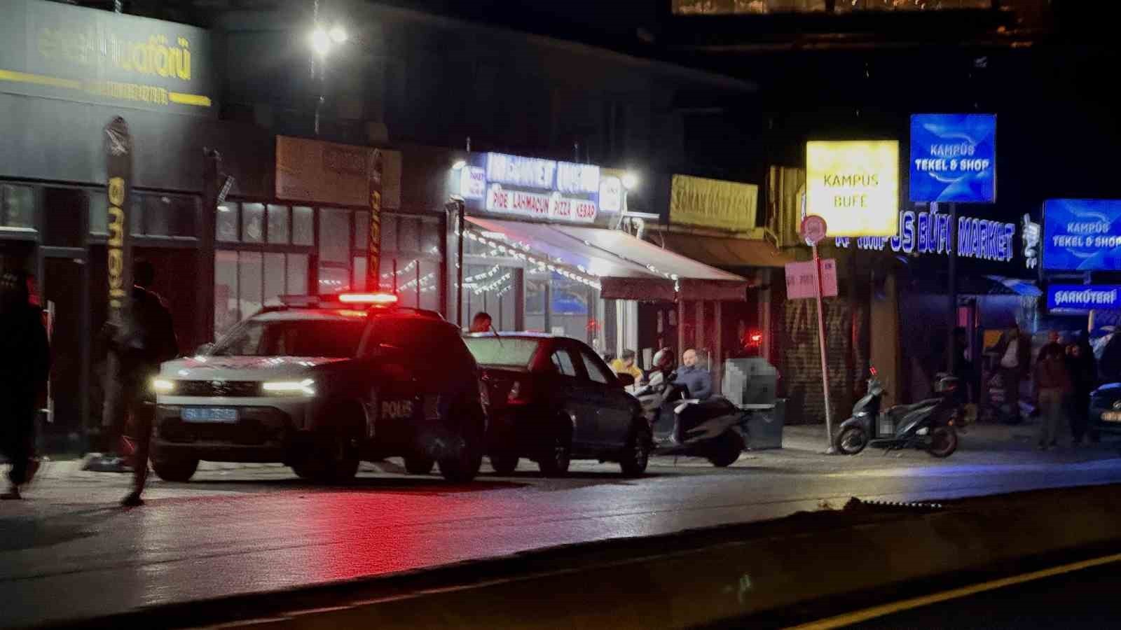 SAKARYA’NIN SERDİVAN İLÇESİNDE TEKEL BAYİSİNE BİR ARAÇ İÇERİSİNDEN SİLAHLA ATEŞ AÇILDI. PANİĞE...