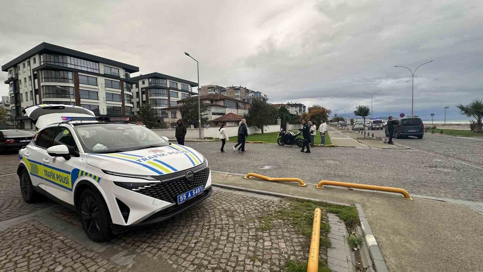 SAMSUN'UN ATAKUM İLÇESİNDE MOTOSİKLET İLE OTOMOBİLİN ÇARPIŞTIĞI KAZADA MOTOSİKLET SÜRÜCÜSÜ...