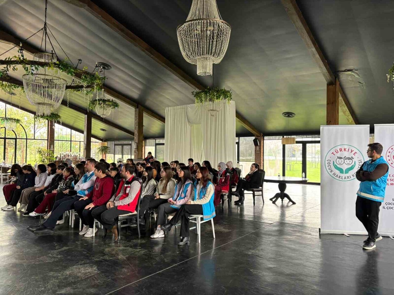 SAMSUN’DA DÜZENLENEN 20 KASIM DÜNYA ÇOCUK HAKLARI GÜNÜ PROGRAMINDA ÇOCUKLAR, DRAMA ETKİNLİKLERİ VE...