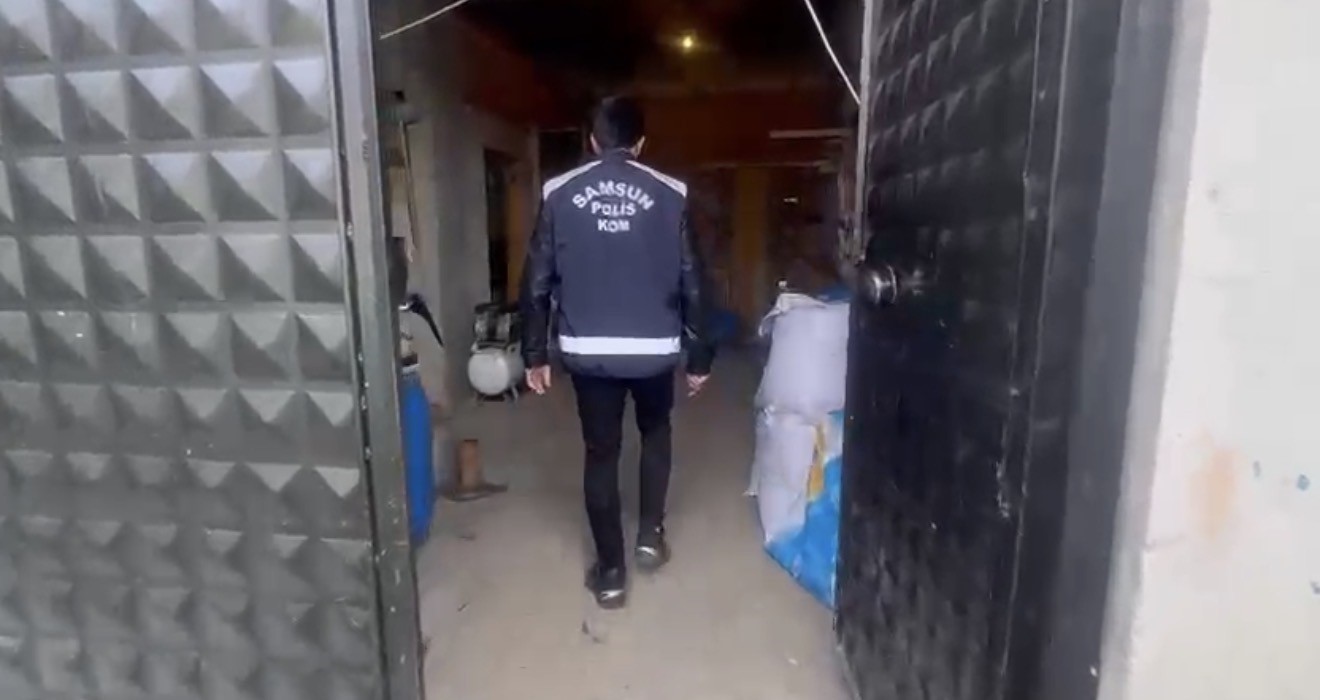 SAMSUN’DA KAÇAK TÜTÜN MAMÜLLERİ VE SİLAH OPERASYONUNDA 1 KİŞİ GÖZALTINA ALINDI.