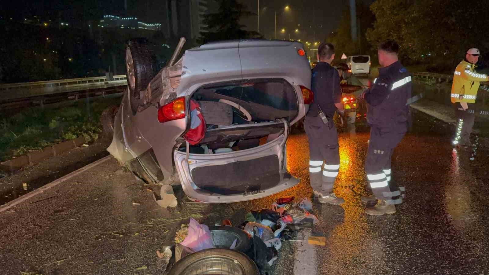 SAMSUN’UN CANİK İLÇESİNDE YAĞIŞ NEDENİYLE KONTROLDEN ÇIKAN OTOMOBİLİN TAKLA ATMASI SONUCU HURDAYA...