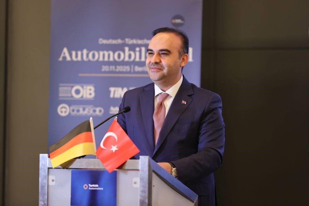 SANAYİ VE TEKNOLOJİ BAKANI MEHMET FATİH KACIR, BERLİN'DE ALMAN ŞİRKETLERİNE ÇAĞRIDA BULUNARAK...