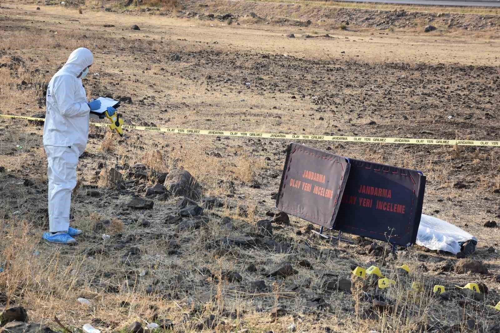 ŞANLIURFA'NIN SİVEREK İLÇESİNDE 6 KASIM'DA MEYDANA GELEN FAİLİ MEÇHUL CİNAYET, JANDARMANIN TİTİZ...