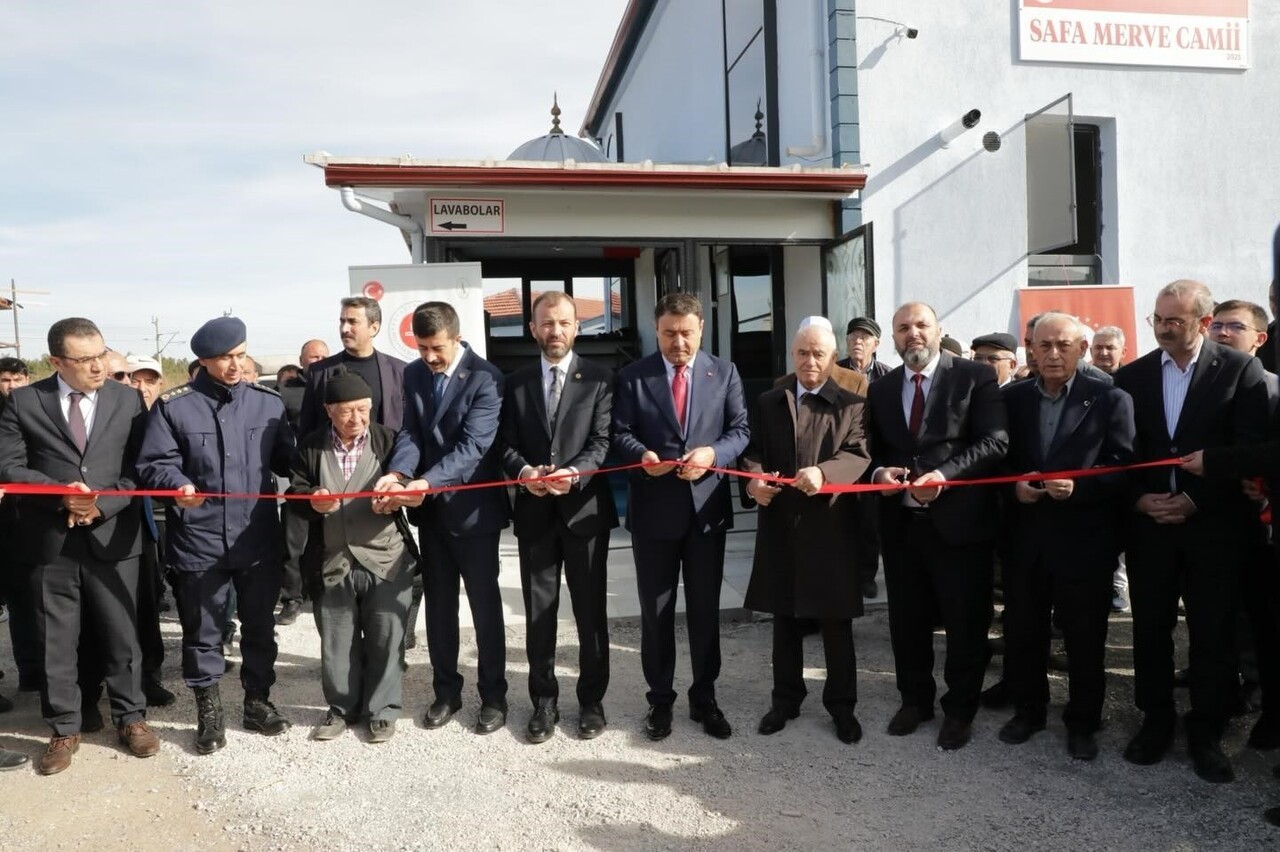 SEFA MERVE CAMİİ İBADETE AÇILDI