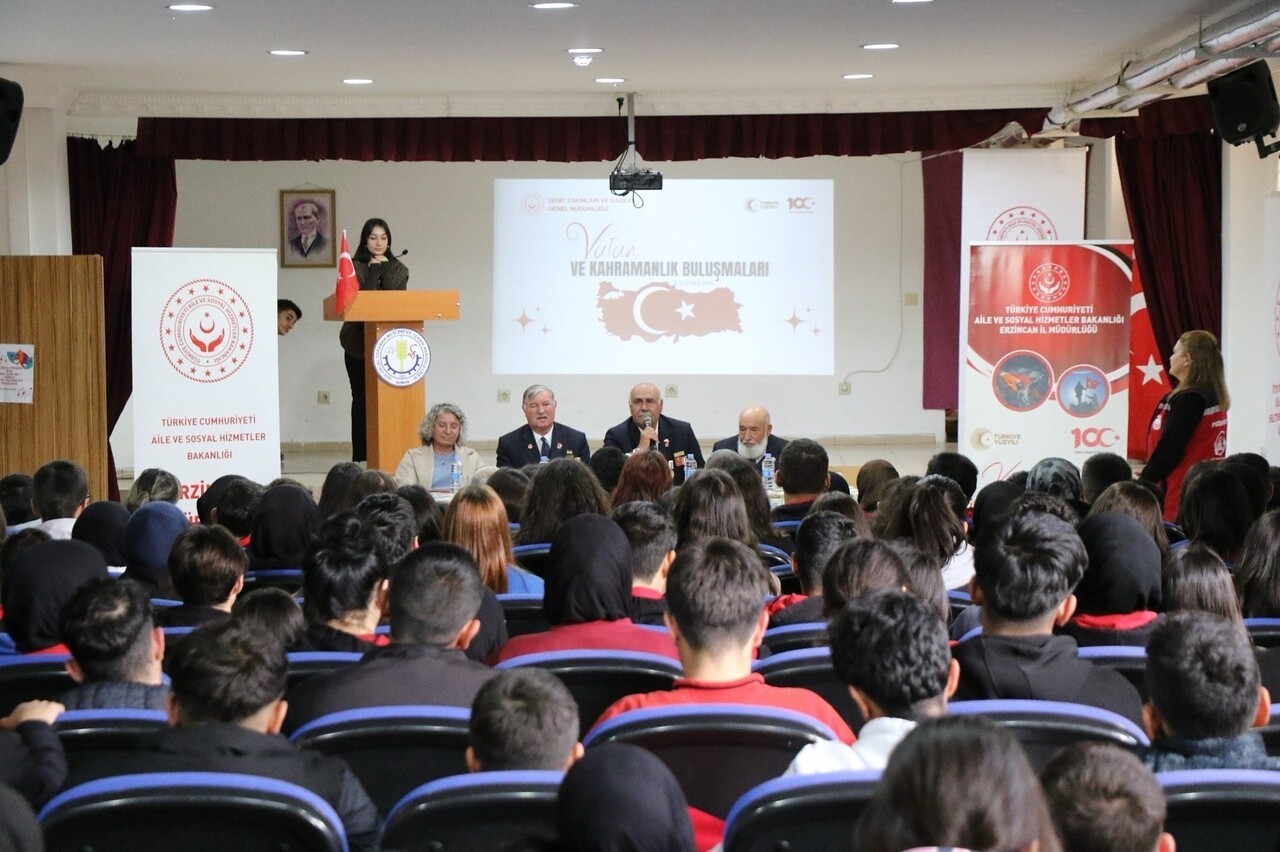 ŞEHİT YAKINLARI VE GAZİLER ÖĞRENCİLERLE BULUŞTU