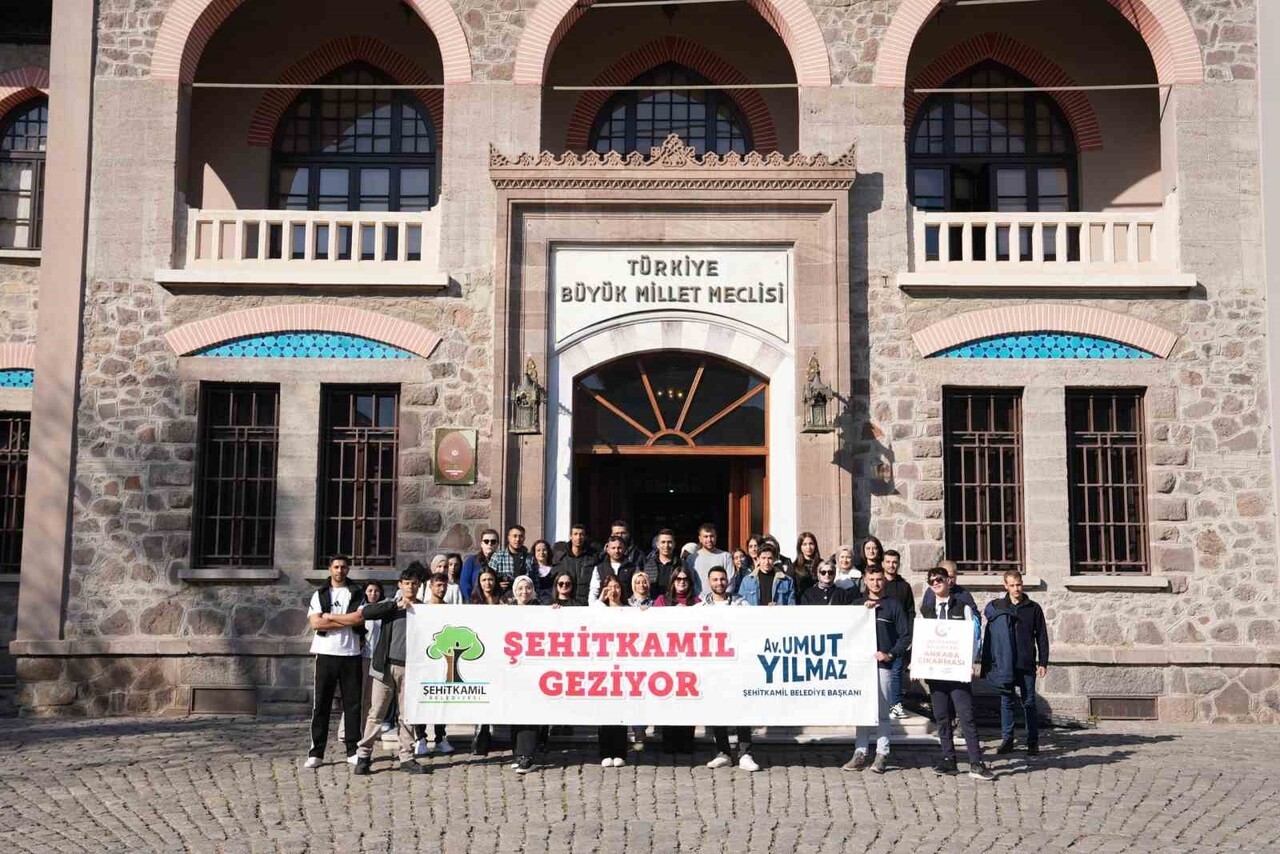 ŞEHİTKAMİL’DEN CUMHURİYETİN 102. YILINDA ANKARA ÇIKARMASI