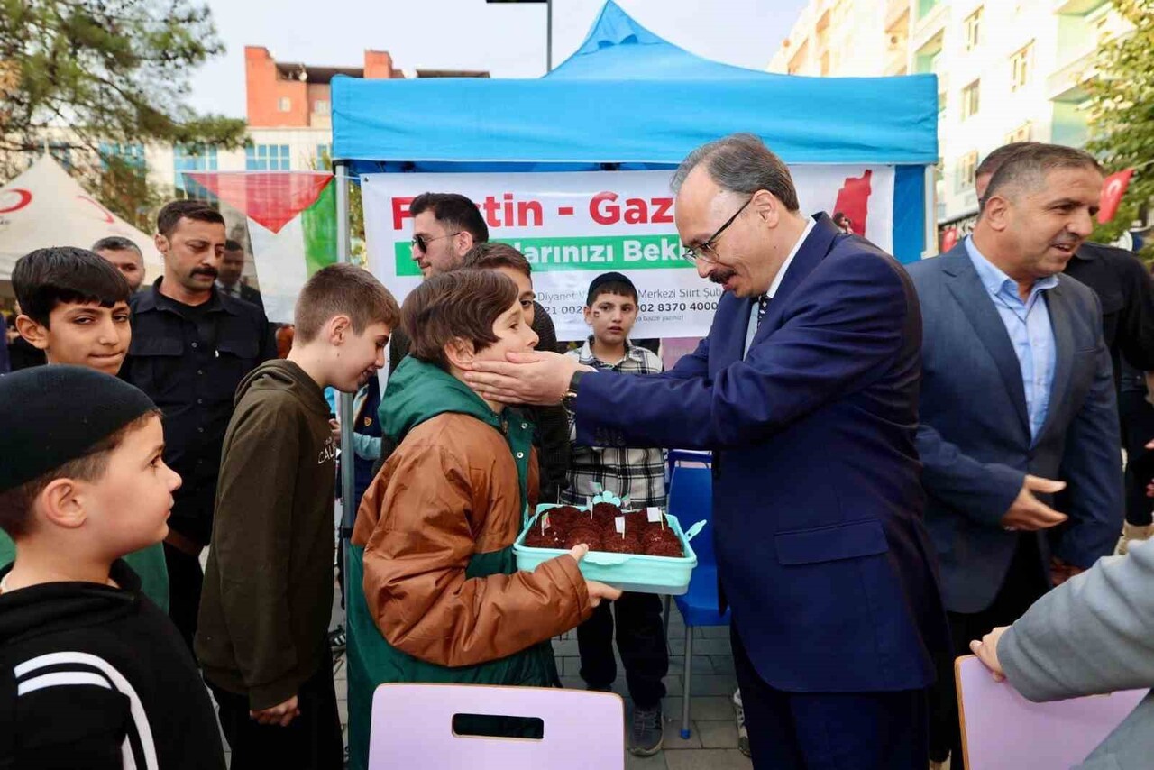 SİİRT'TE GAZZE HALKI İÇİN İKİ GÜNDE 2 MİLYON 758 BİN LİRA YARDIM TOPLANDI.(ÇOCUĞU SEVEN SİİRT...