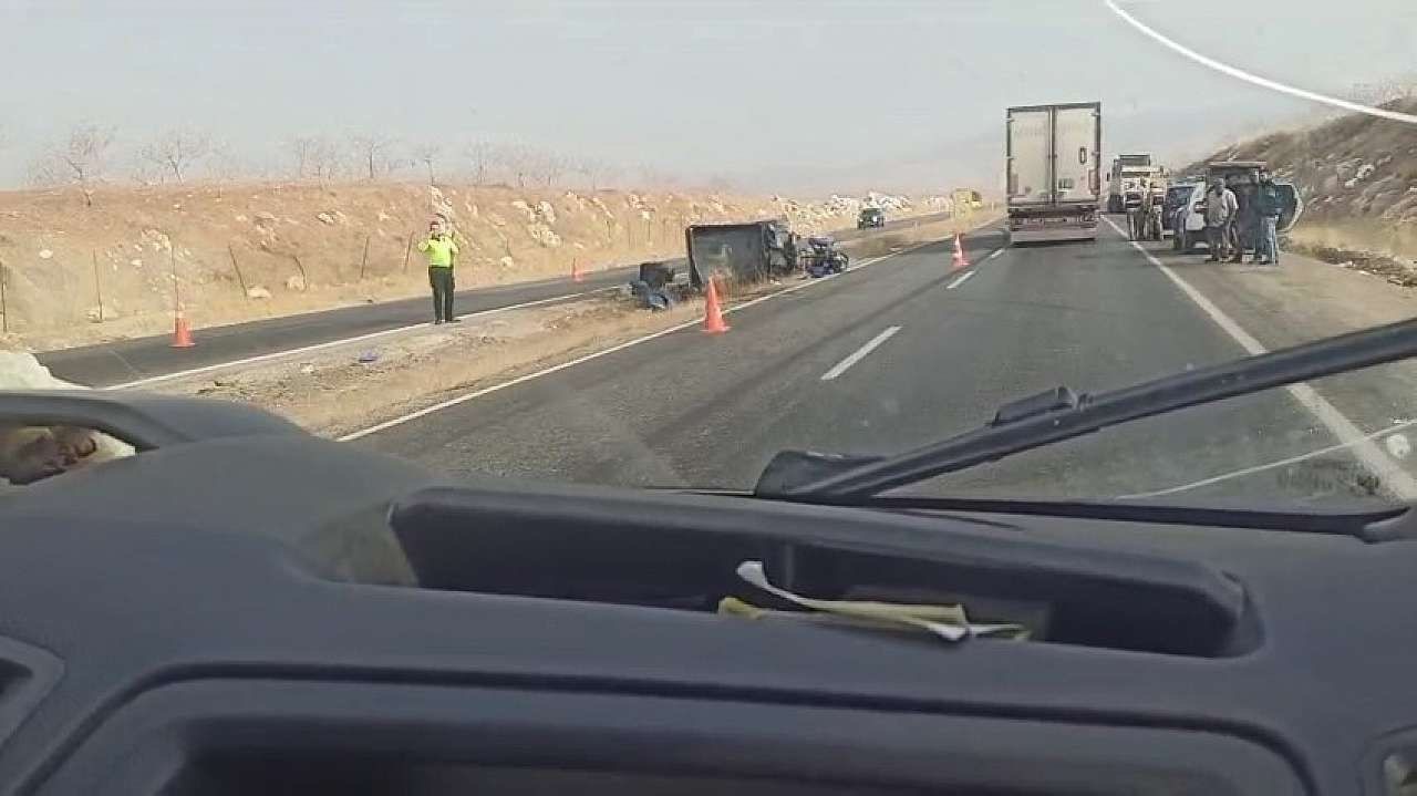 SİİRT’TE PATPAT DEVRİLMESİ SONUCU SÜRÜCÜ AĞIR YARALANDI.