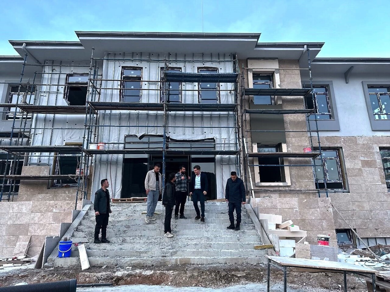 SİMAV İLÇE JANDARMA KOMUTANLIĞI HİZMET BİNASINDA SONA YAKLAŞILDI