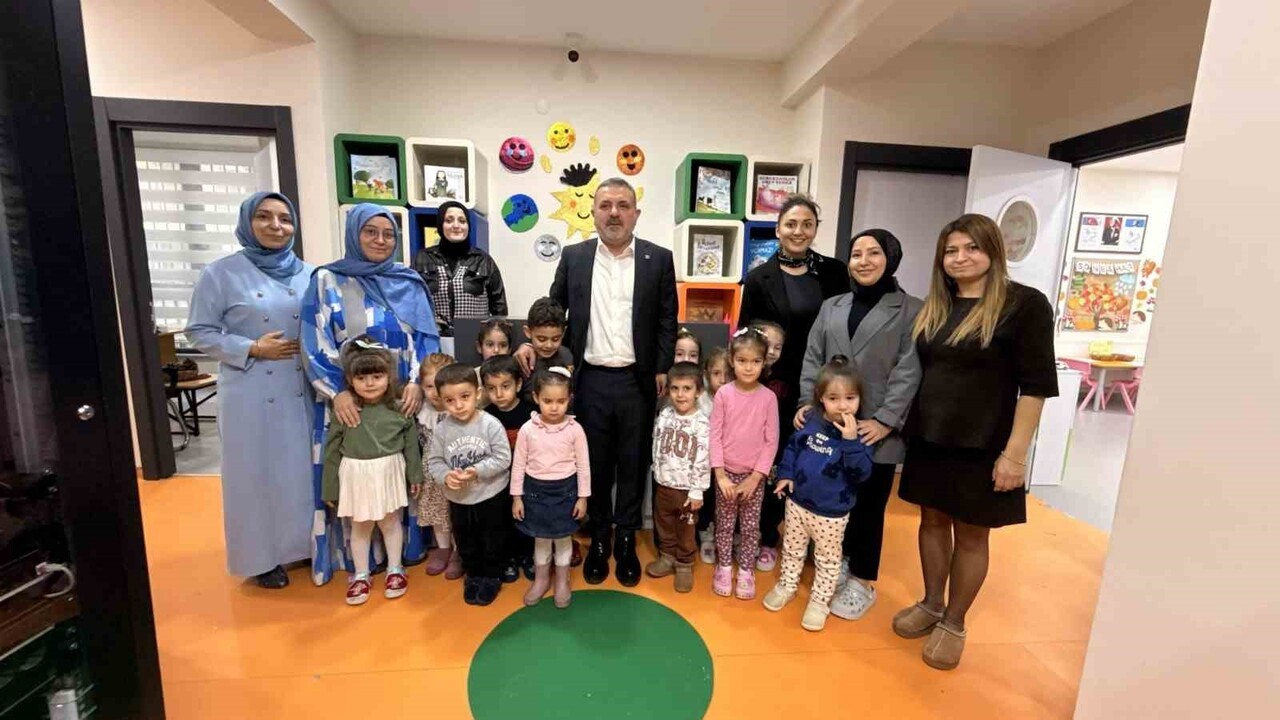 SİNCAN BELEDİYE BAŞKANI MURAT ERCAN, ÖĞRETMENLER GÜNÜ DOLAYISIYLA BELEDİYE KREŞLERİNİ ZİYARET...