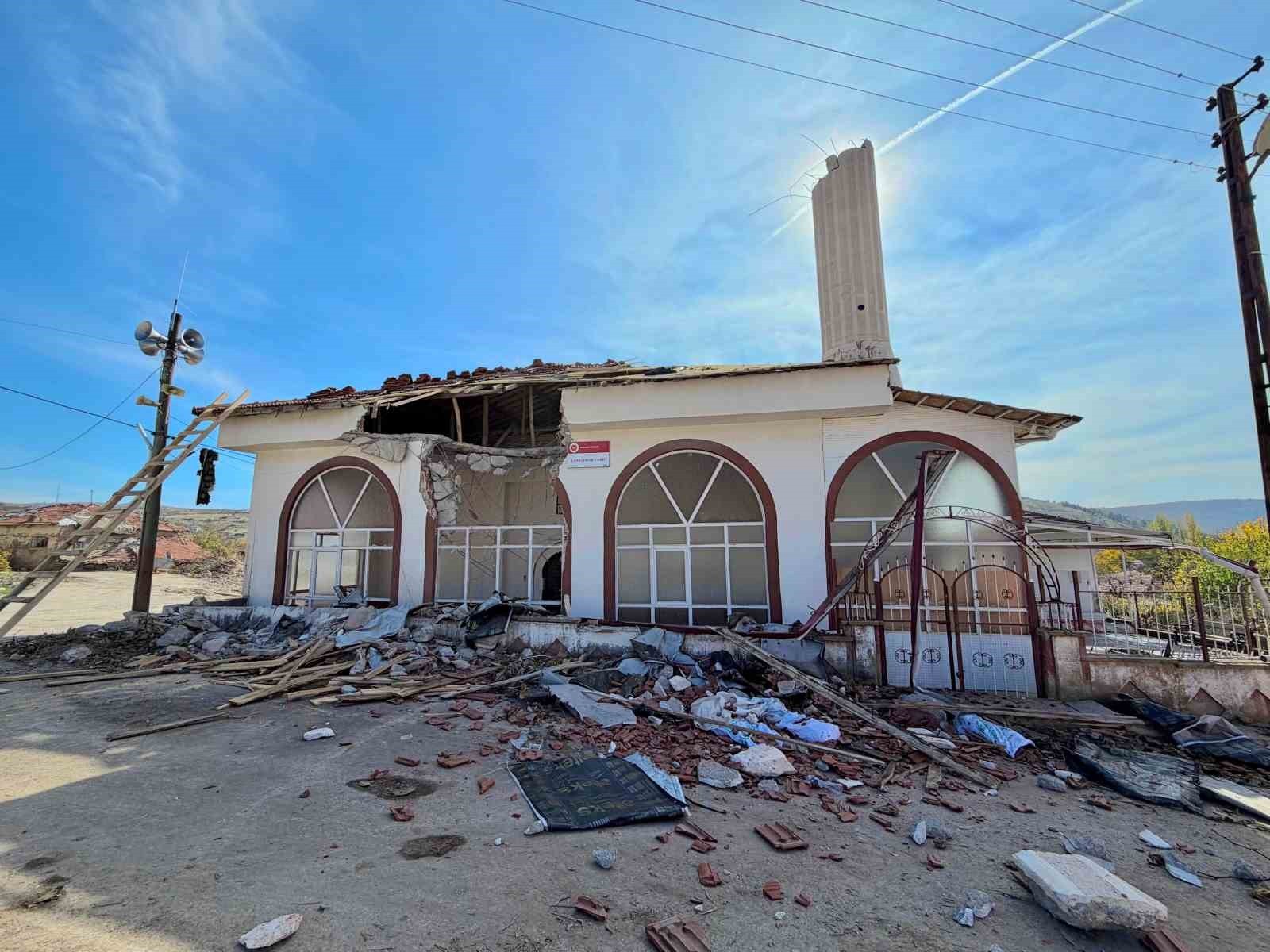 SİNCAN BELEDİYESİ,  ANKARA’DA ETKİLİ OLAN ŞİDDETLİ FIRTINA SEBEBİYLE AYAŞ’TA YIKILAN CAMİYE MADDİ...