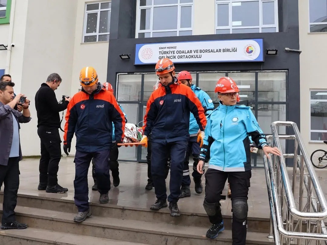 SİNOP’TA AFET RİSKLERİNİ AZALTMA GÜNÜ KAPSAMINDA, AFET FARKINDALIK VE TAHLİYE TATBİKATI...