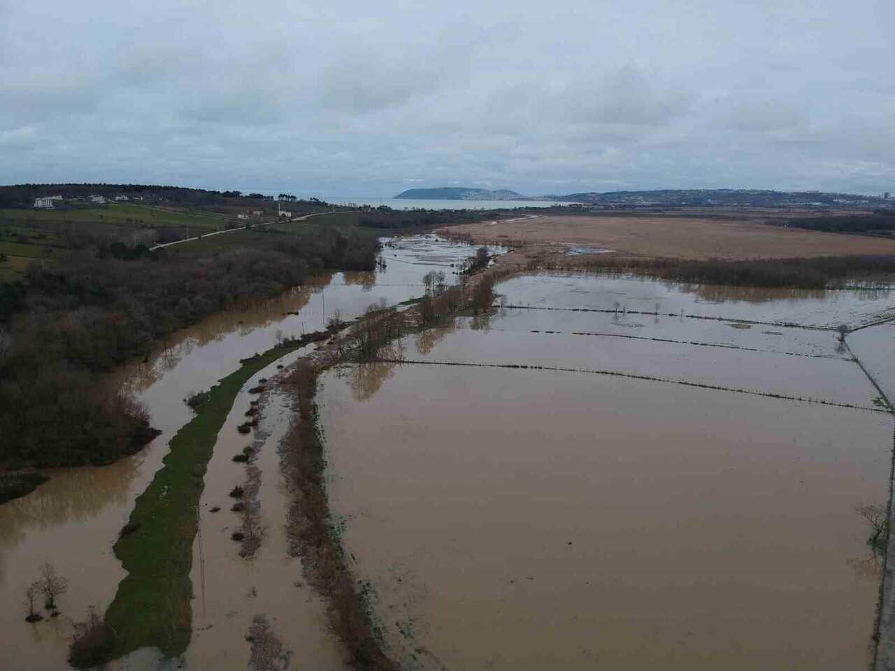 SİNOP’UN ABALI KÖYÜ DİKENLİ MAHALLESİ'NDE YAĞIŞLARLA BİRLİKTE SIK SIK MEYDANA GELEN DERE...