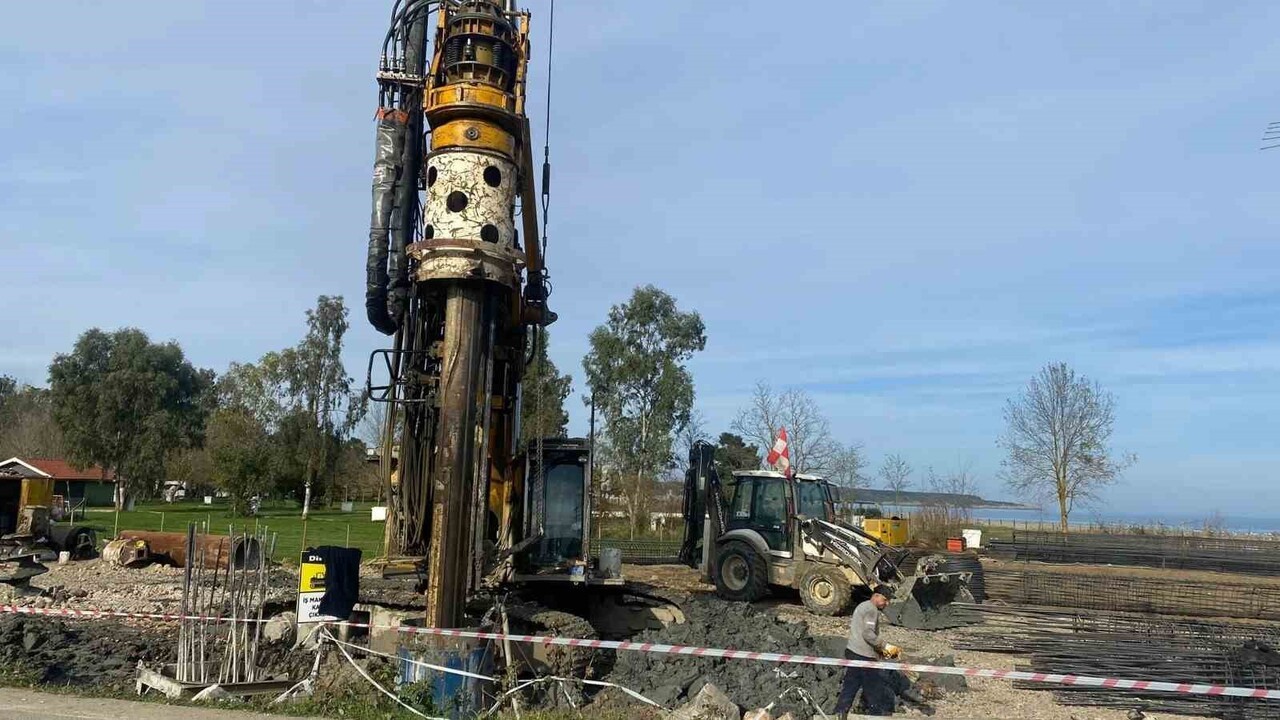 SİNOP’UN AKLİMAN BÖLGESİNDE ULAŞIMI RAHATLATMAK AMACIYLA BAŞLATILAN KÖPRÜ PROJESİNDE ÇALIŞMALAR...