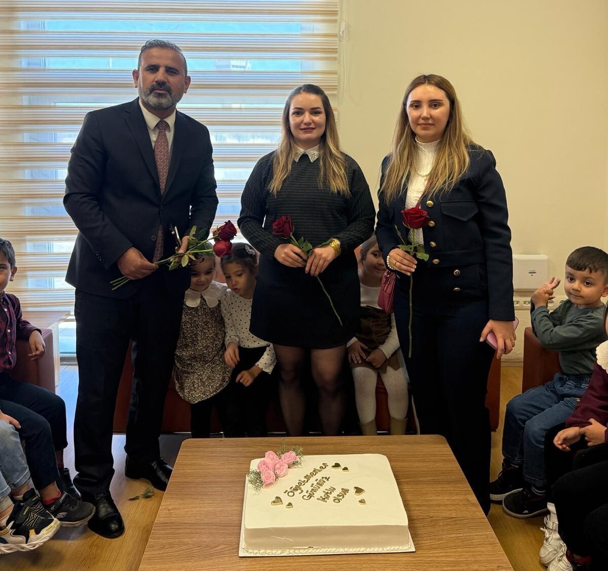 ŞIRNAK ŞERAFETTİN ELÇİ HAVALİMANI MÜDÜRLÜĞÜ 24 KASIM ÖĞRETMENLER GÜNÜ VESİLESİ İLE CİZRE KONAK...